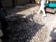 台風で壊れてしまった万年塀をフェンスにお取替え 台風で壊れてしまった万年塀をフェンスにお取替え